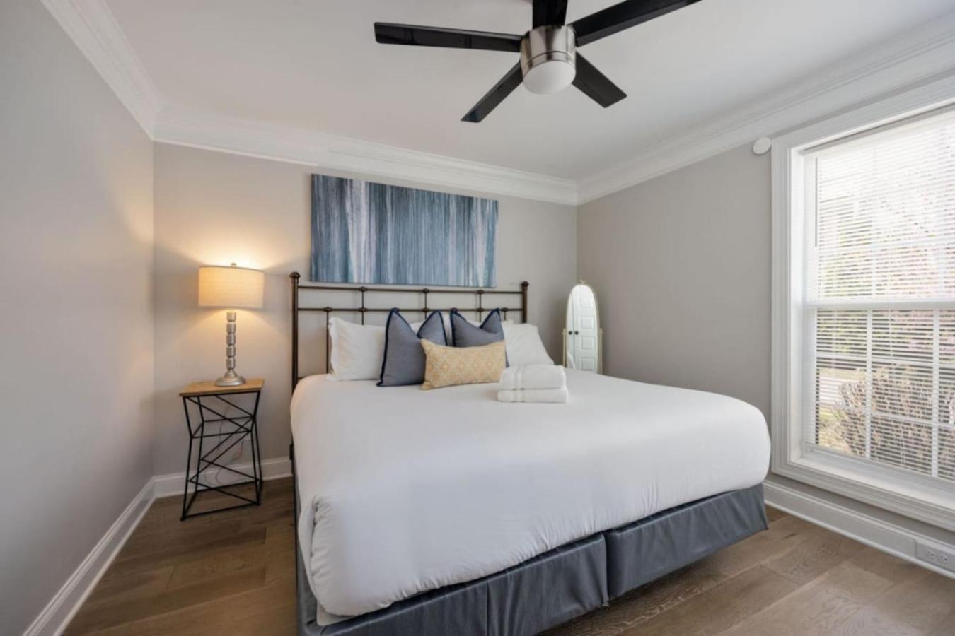 The Americana 4 Bedroom 3.5 Bath Luxury Holiday home Nashville