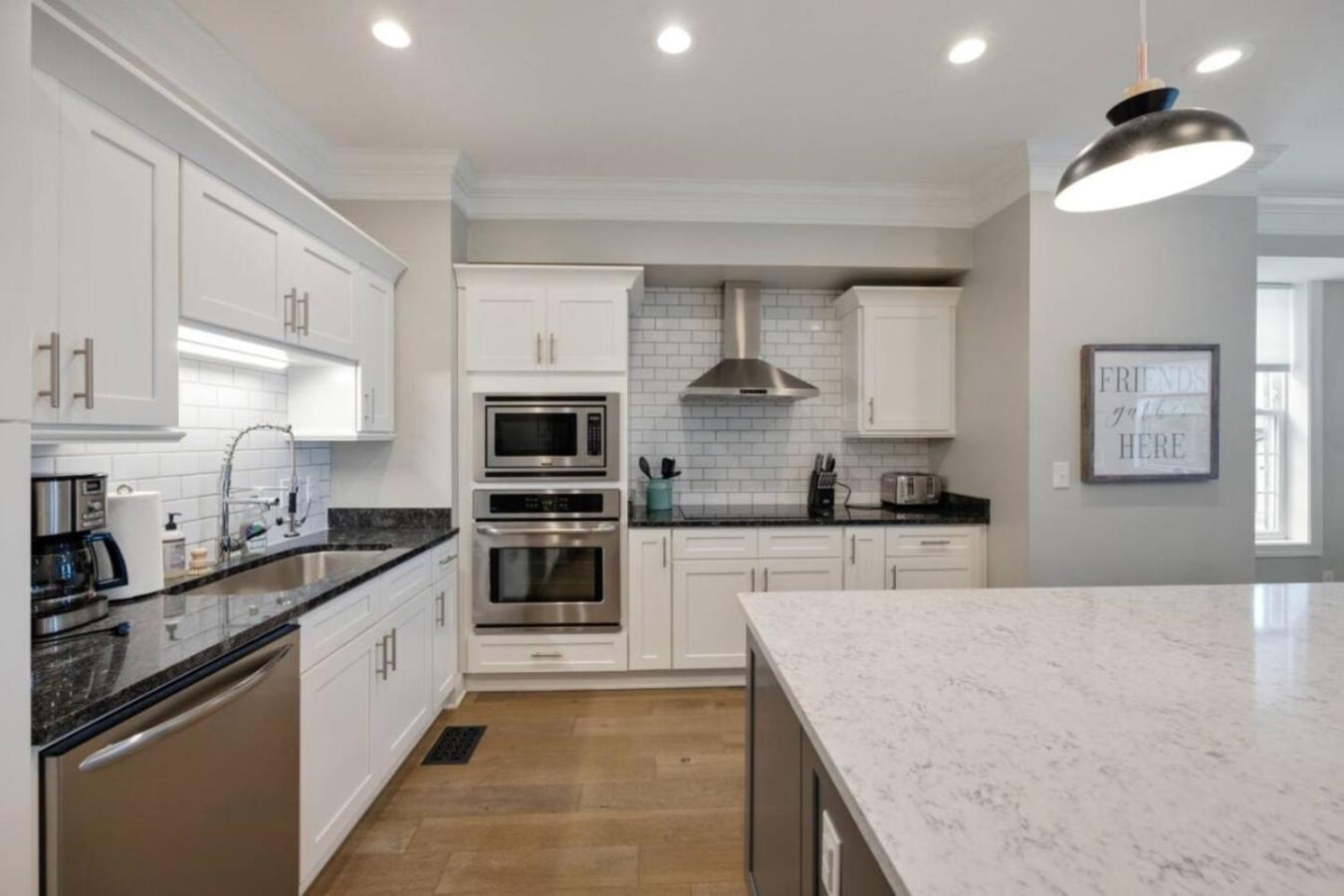 The Americana 4 Bedroom 3.5 Bath Luxury Holiday home