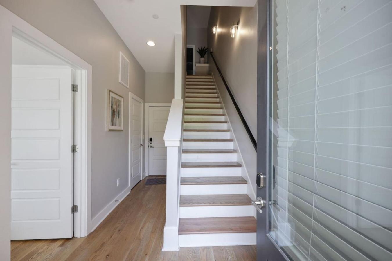 Holiday home Two Townhomes Rooftop Lounges With Skyline Views Nashville