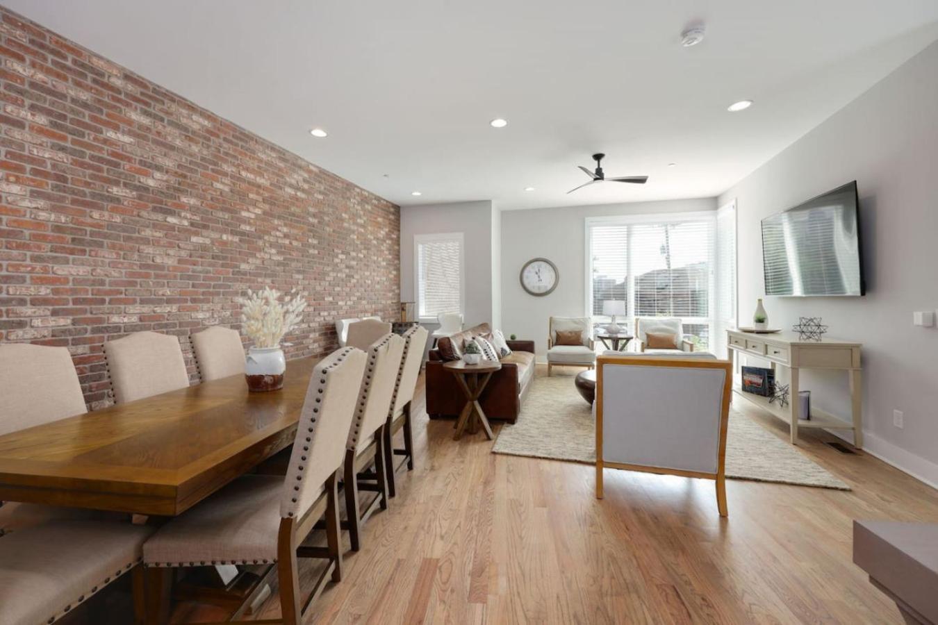 Two Townhomes Rooftop Lounges With Skyline Views * Nashville