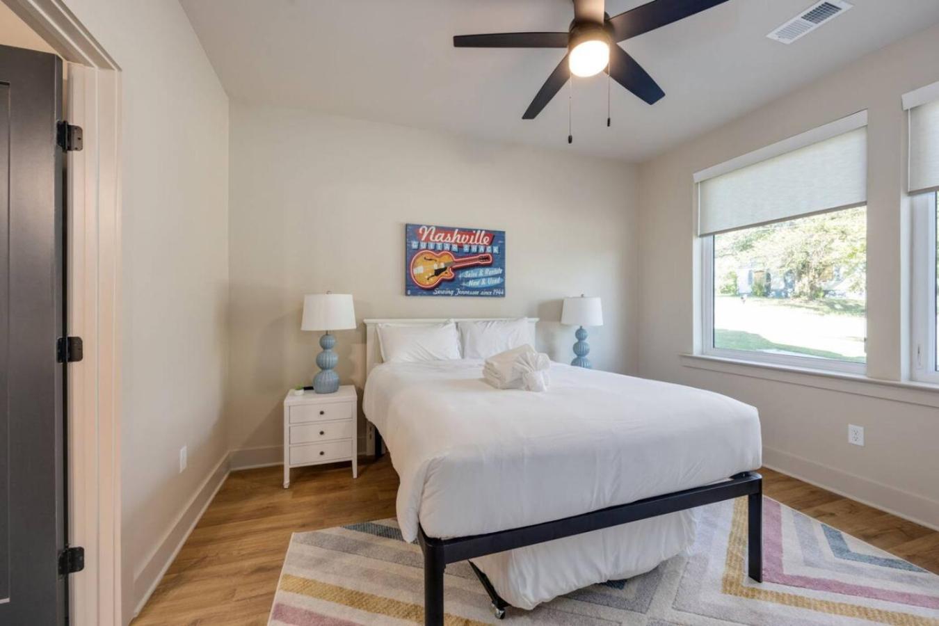 Music Abode And Cowgirl Up Dual Townhomes Holiday home *