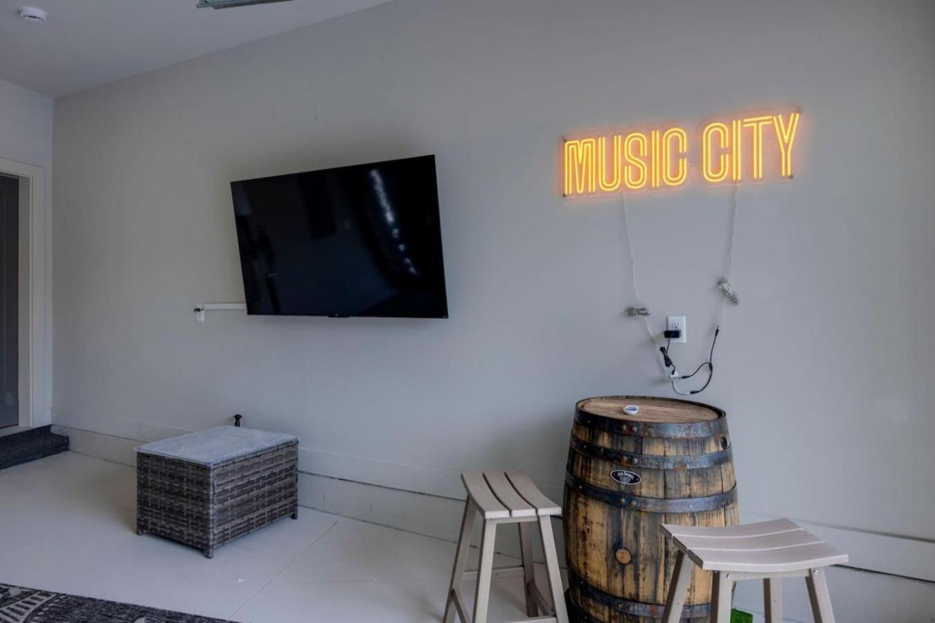 Holiday home Music Abode And Cowgirl Up Dual Townhomes *