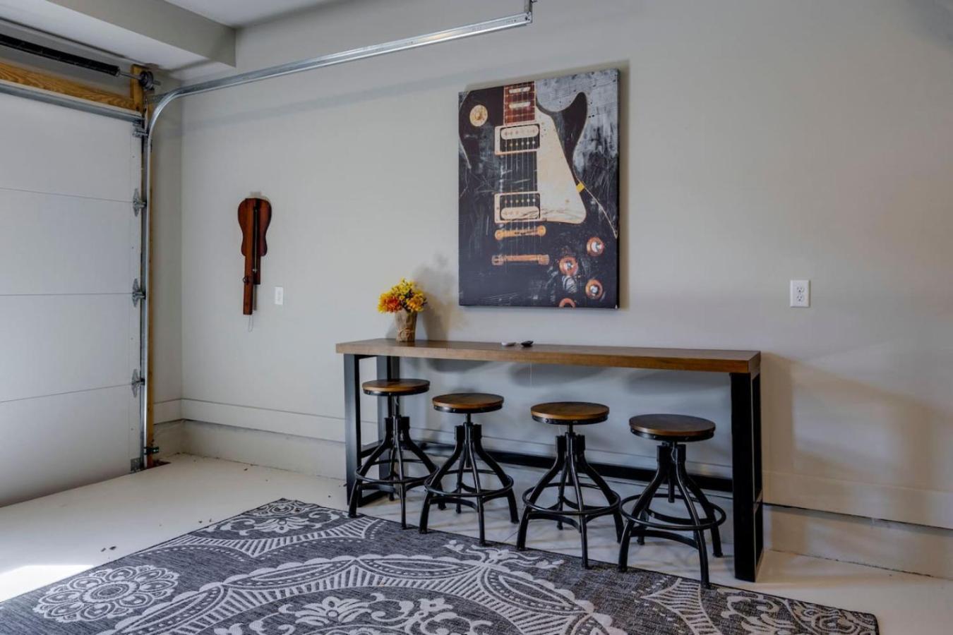 Music Abode And Cowgirl Up Dual Townhomes Nashville