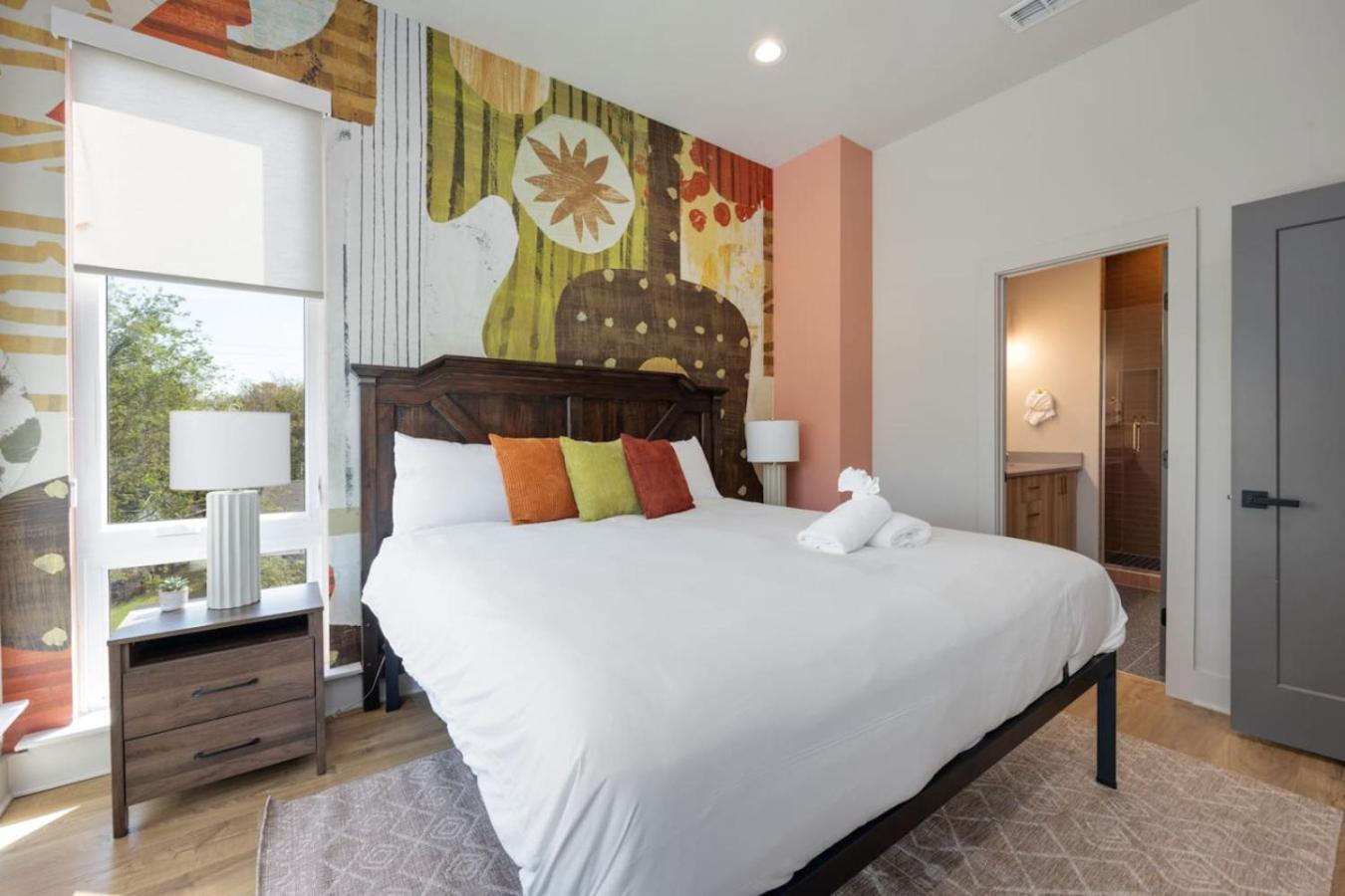 Music Abode And Cowgirl Up Dual Townhomes Holiday home Nashville