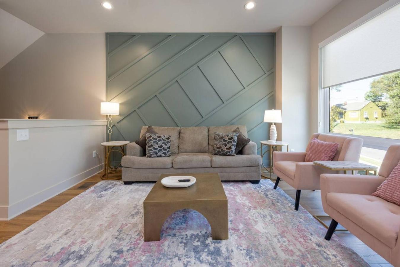 Music Abode And Cowgirl Up Dual Townhomes
