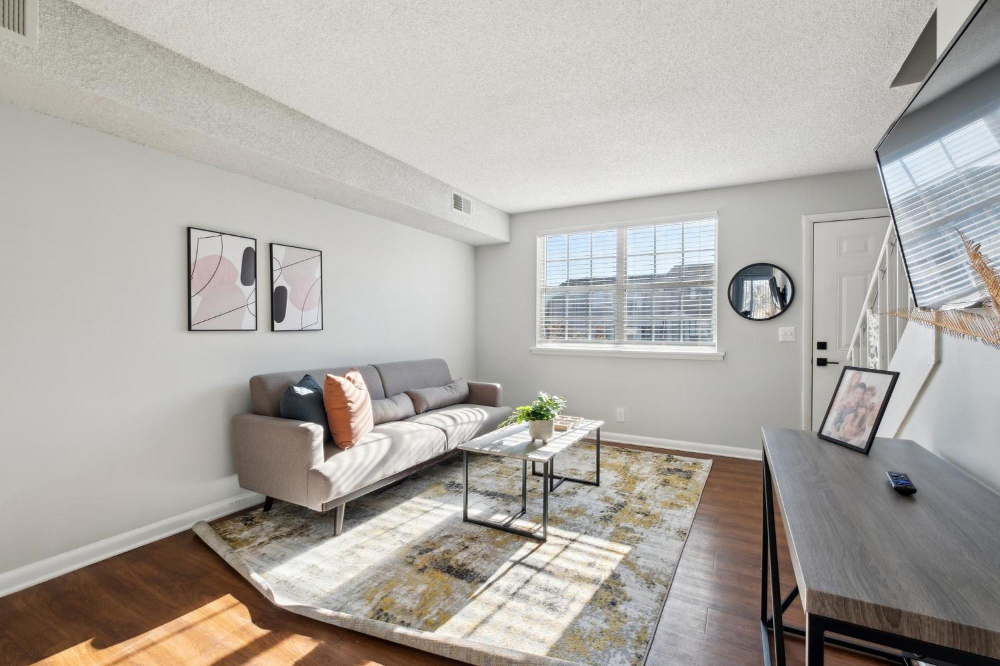Brentwood P4 I Cozy & Comfy I 2bd 15 Bth Apartment *