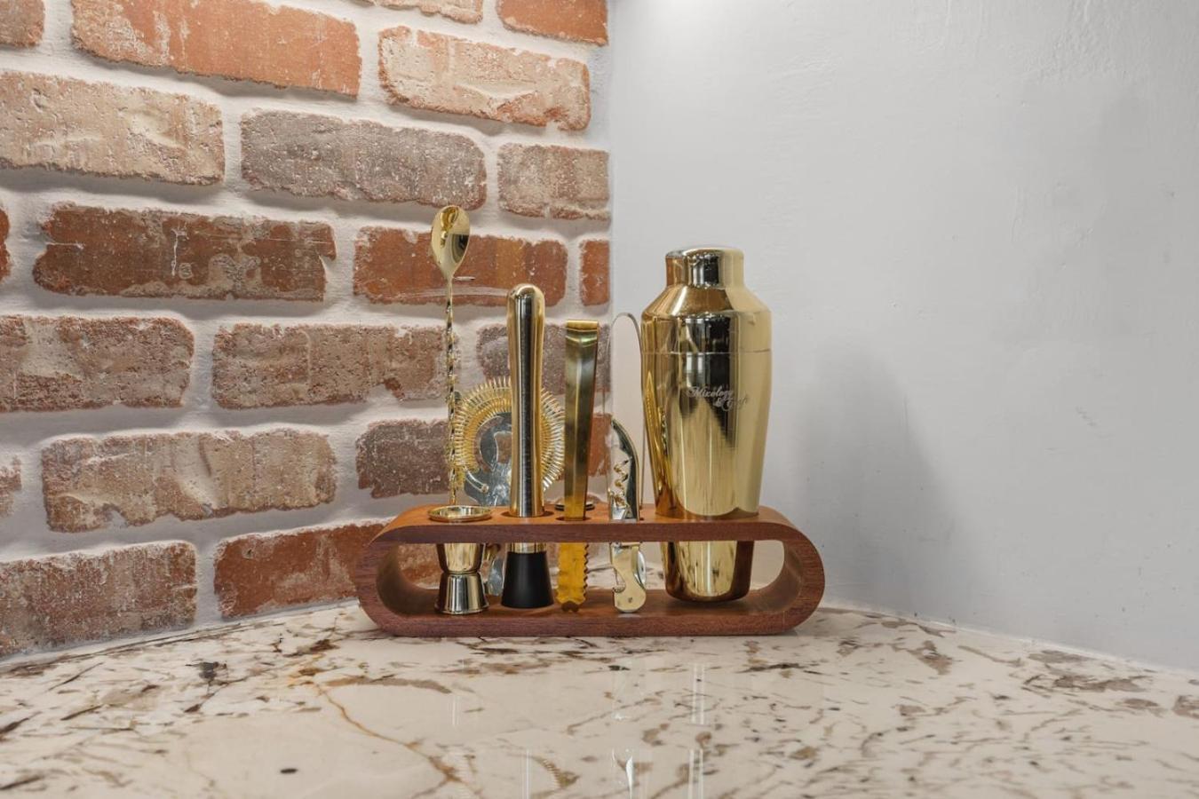 Rustic Western - Walk To Bars, Coffee And Restaurants Holiday home Nashville