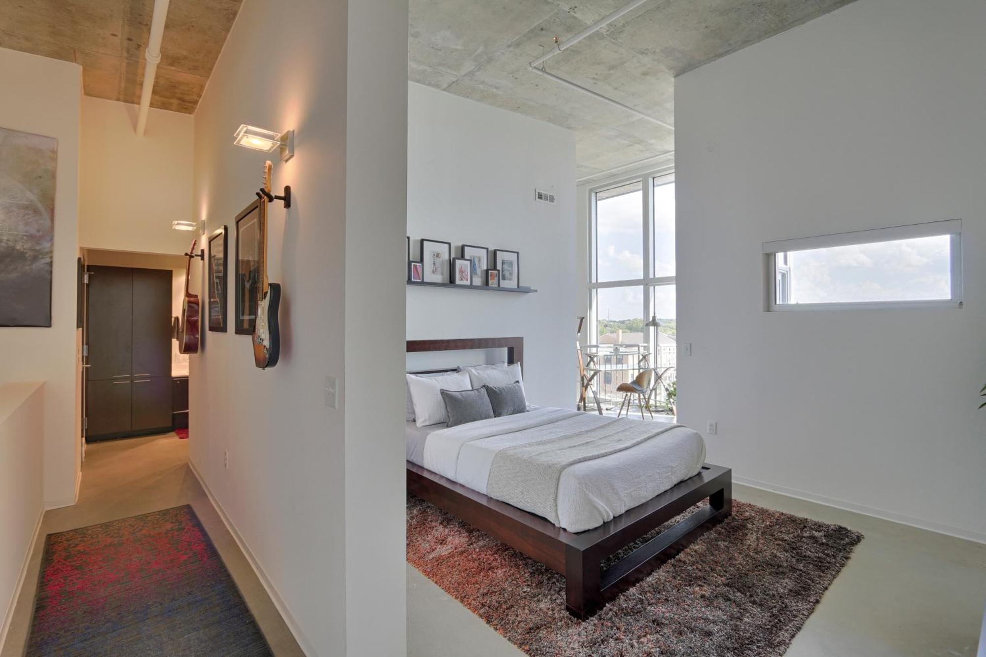 2-story Loft With Views * Nashville
