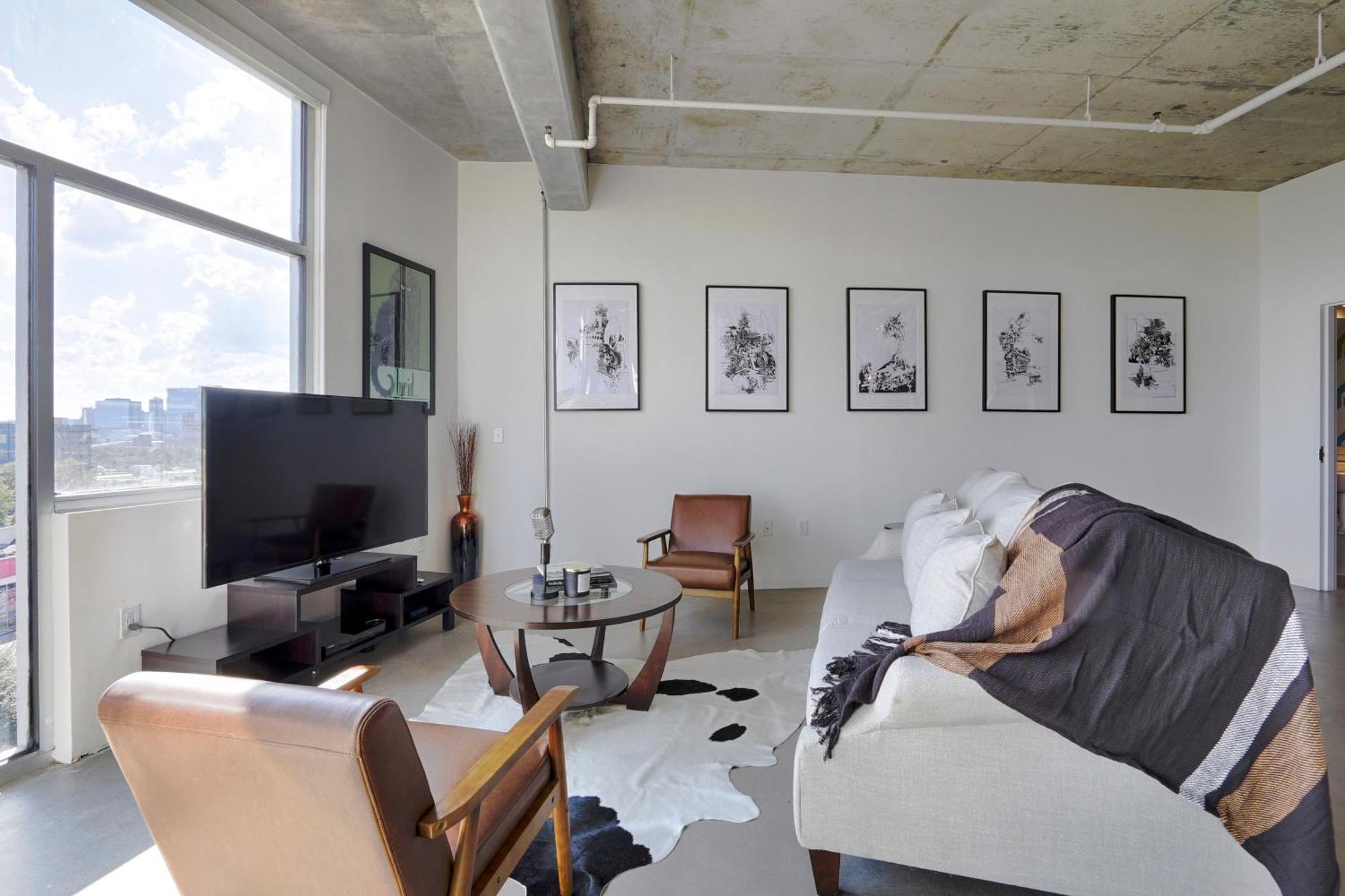 2-story Loft With Views