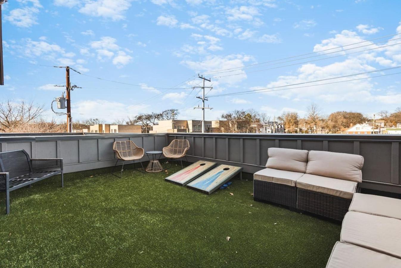 Holiday home Two Adjacent Homes Sleeps 24 Only 3 Miles To Broadway Nashville