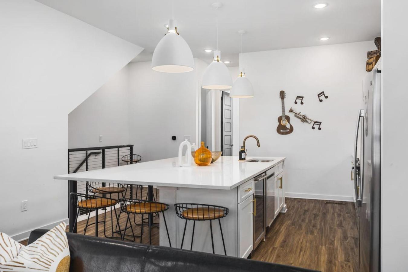 Two Adjacent Homes Sleeps 24 Only 3 Miles To Broadway