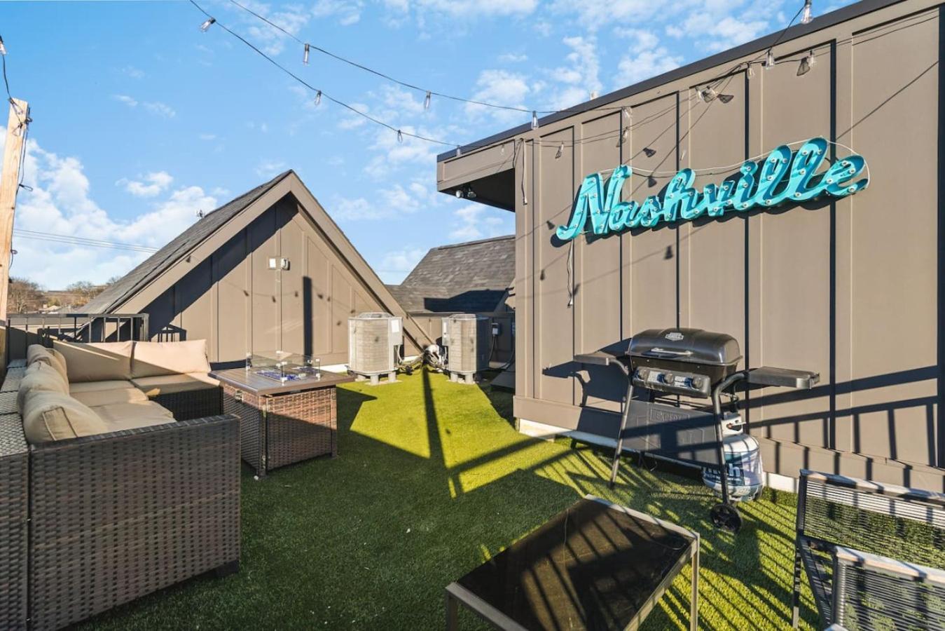 Two Adjacent Homes Sleeps 24 Only 3 Miles To Broadway * Nashville