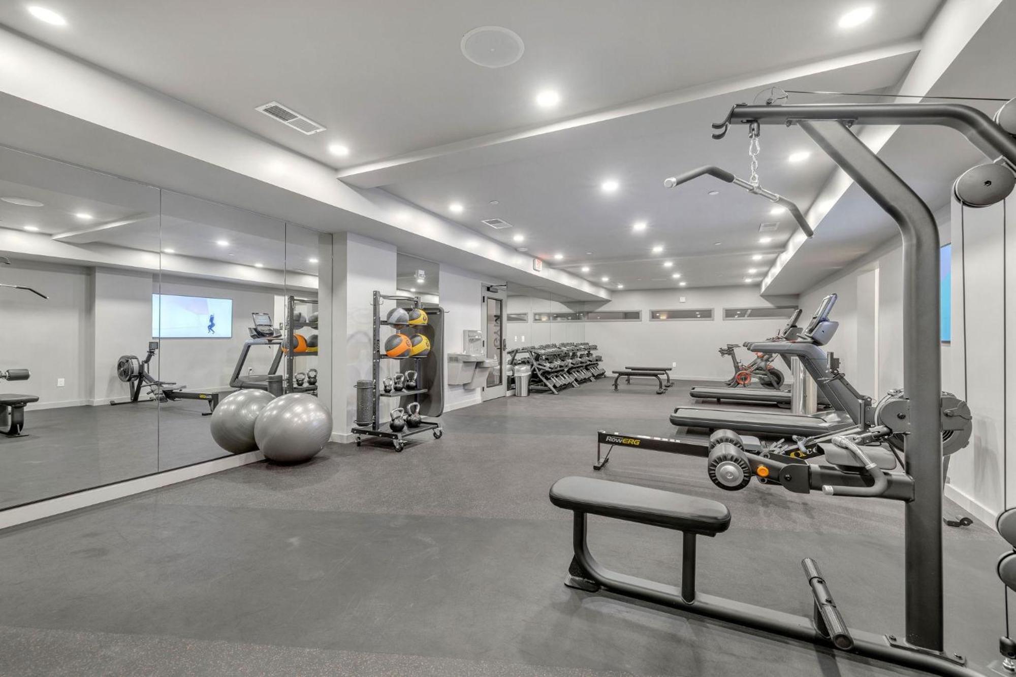 Hyve -tropical Peach -walk To Broadway - Pool&gym! Nashville