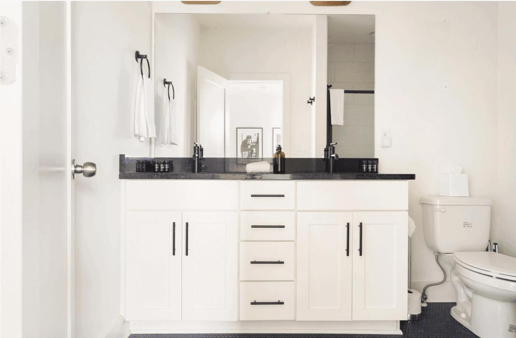 Holiday home Hart Buyout 1 By Avantstay Two Town House Buyout W Modern Amenities In *