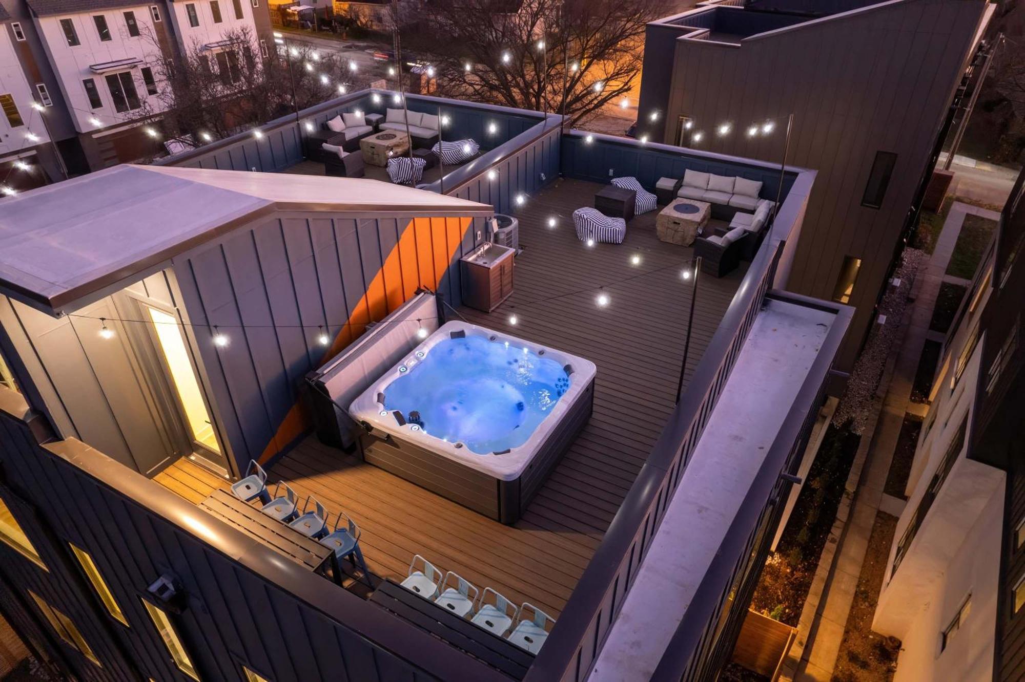 Rooftop Deck Hot Tub & Game In * Nashville