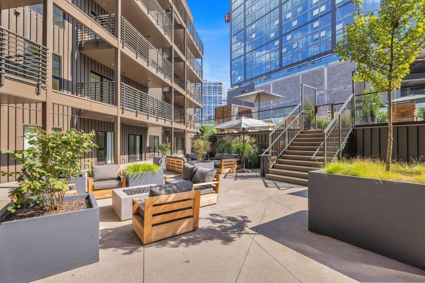 Hyve -tropical Peach -walk To Broadway - Pool&gym! * Nashville