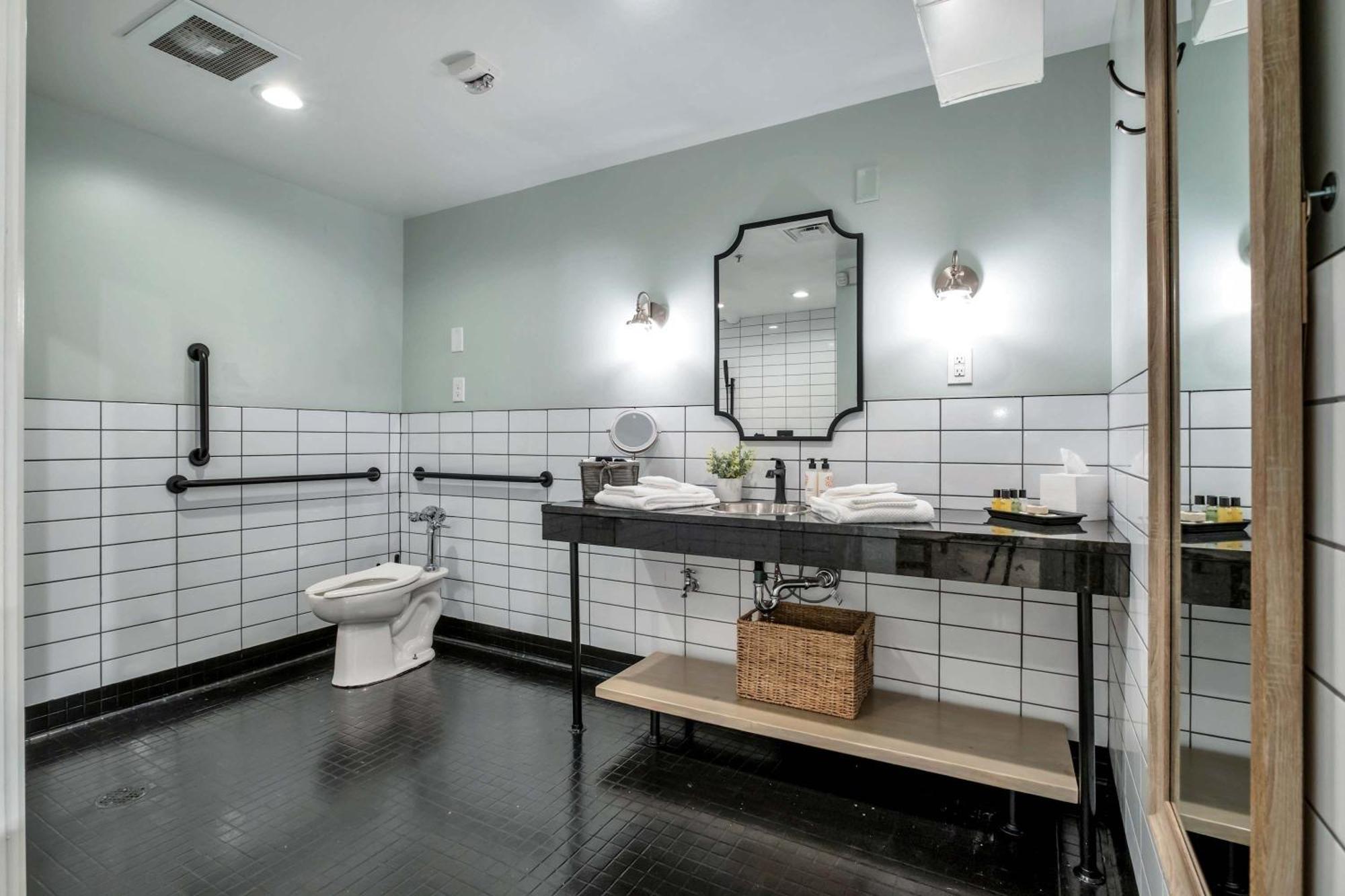 Apartment Hangover Easy 6br By Maddox Nashville