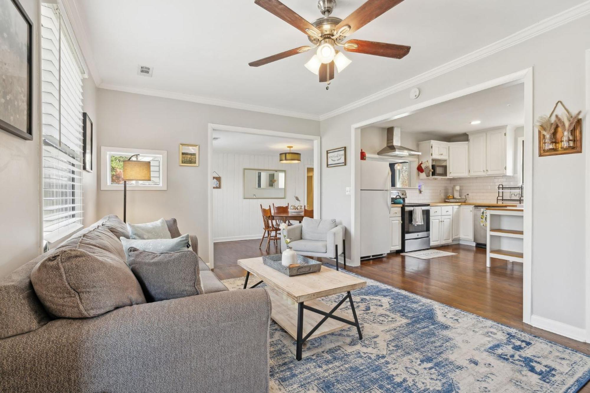 East Family Abode 30 Or Days By Skyrun
