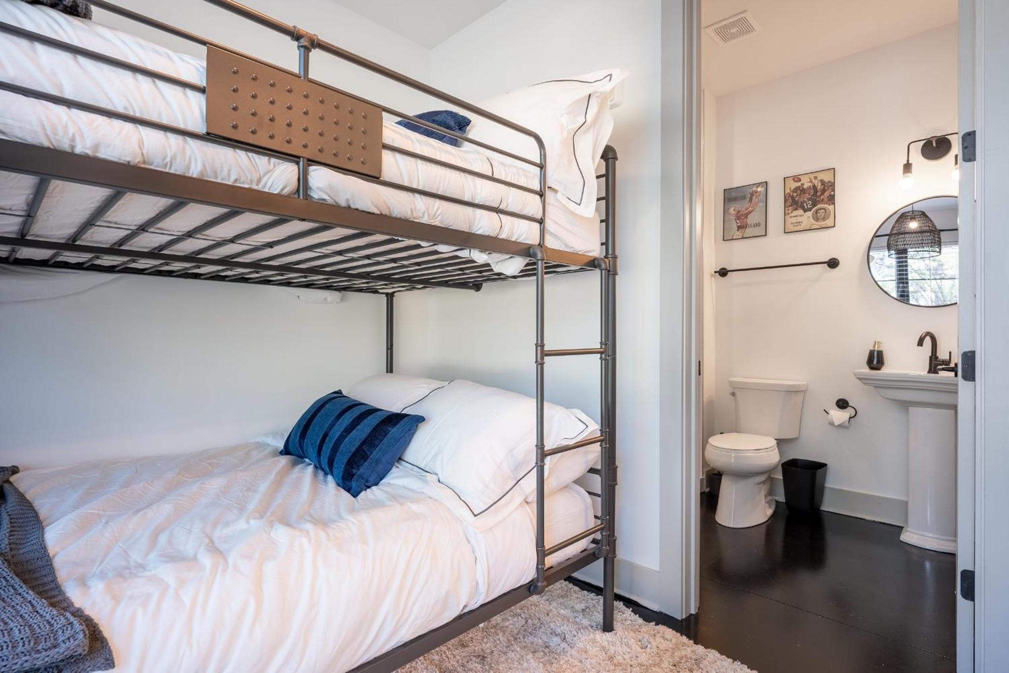 The Jailhouse Rock By Local Holiday home Nashville