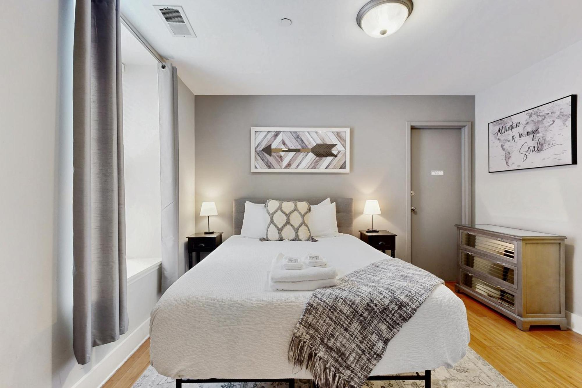Polk 401 Apartment