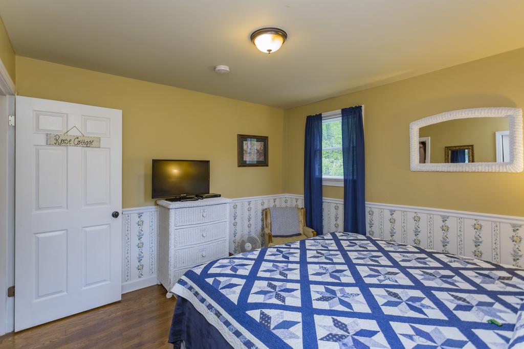 Brenda Lee History 2br Pool Hot Tub