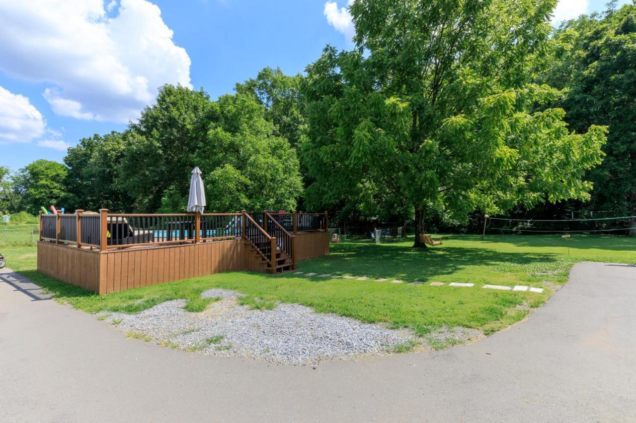 Apartment Brenda Lee History 2br Pool Hot Tub *