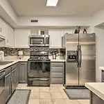 Modern Nashville Townhome Large Yard And Deck!