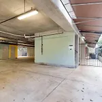 The Celebrity - Free Parking, Central, Vanderbilt