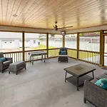 Hillsboro Village Hideaway