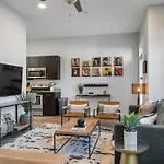 Stylish 2 Bedroom 3 Bed Near Restaurants And Vandy