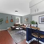Blue Bungalow - 2 Bedroom And Mins To Broadway