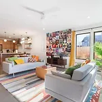 11 Beds 6 Full Baths With Rooftop Deck