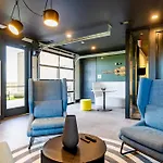 Lindsley By Avantstay Balcony Modern Design A Downtown Location