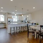 City Overlook Luxury Amenities Minutes To Downtown