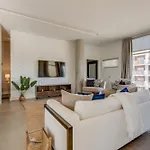 5M432- Amazing Two Bedroom 4Th Floor