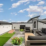 Four Bedroom Condo In Oceola Avenue