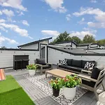 Four Bedroom Condo In Oceola Avenue