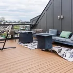 Modern Nashville Townhouse Rooftop Garage