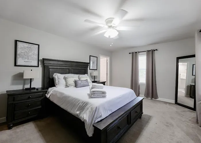 Rockin\' West Nashville Retreat - 5 Miles From Downtown