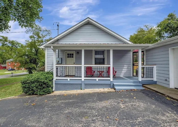 2 Bedroom Home 4 Miles To Broadway Sleeps 4