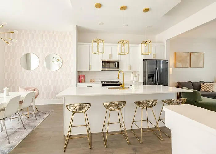 Welcome To Your East Nashville Oasis! Super Host!
