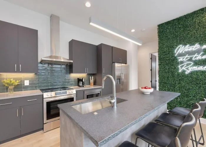 The Ryman 4 Bedroom Haven With Scenic Rooftop