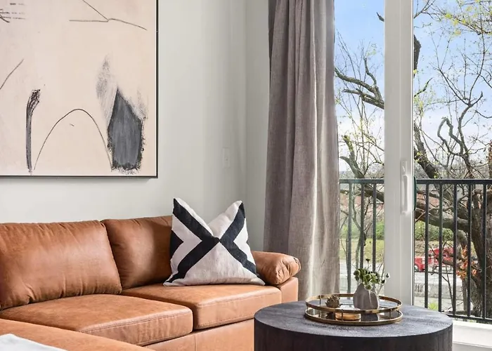 Stunning Sobro Suite - 3 Bedrooms Downtown Brand New