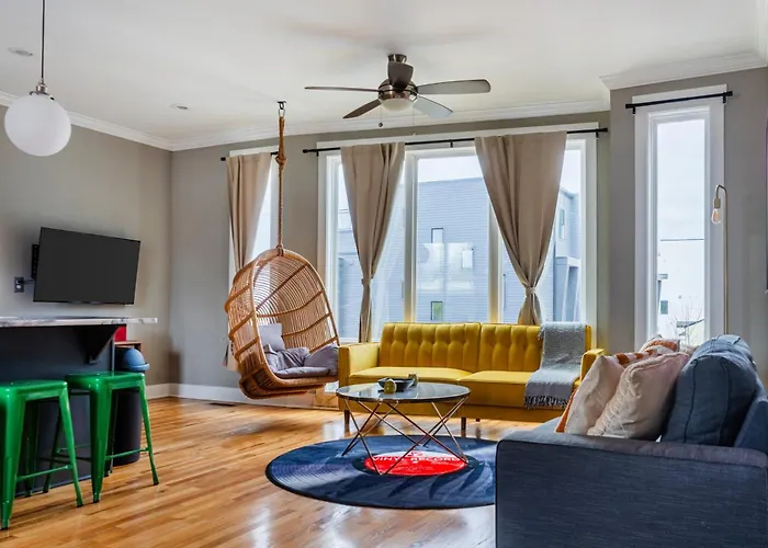 Modern Nashville Townhouse Rooftop Garage