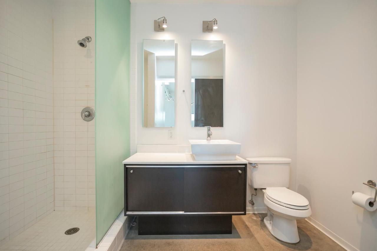 Unfurnished Amazing Layout W Balcony & Storage 30 Day Minimum *