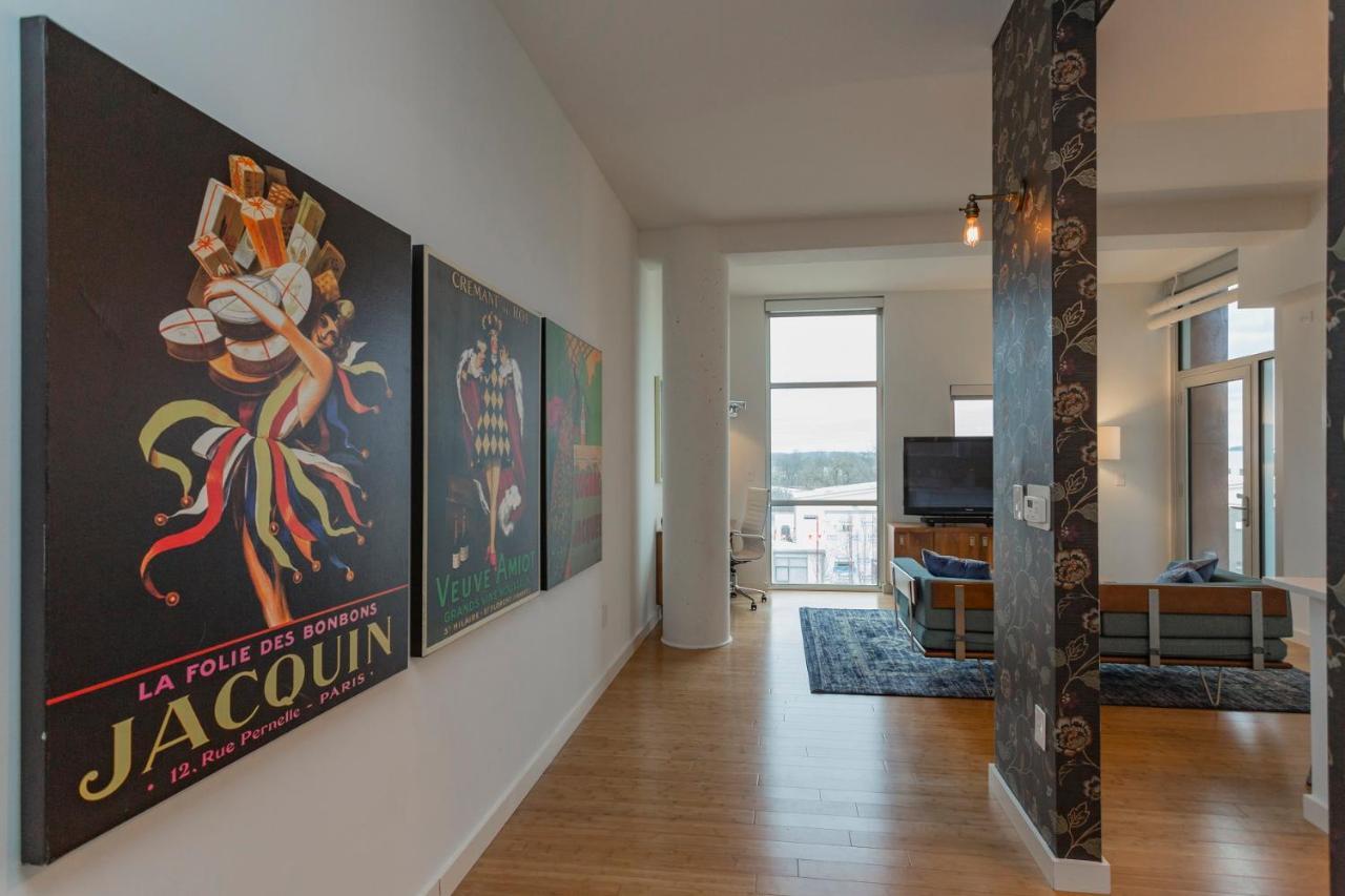 Artsy Extended Retreat Downtown Holiday home
