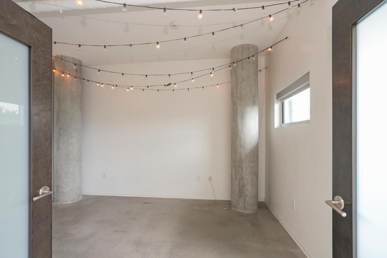 Unfurnished Amazing Layout W Balcony & Storage 30 Day Minimum * Nashville