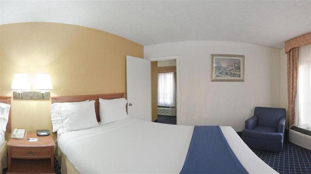 Holiday Express & Nashville-i-40 & I-24 Hotel Nashville