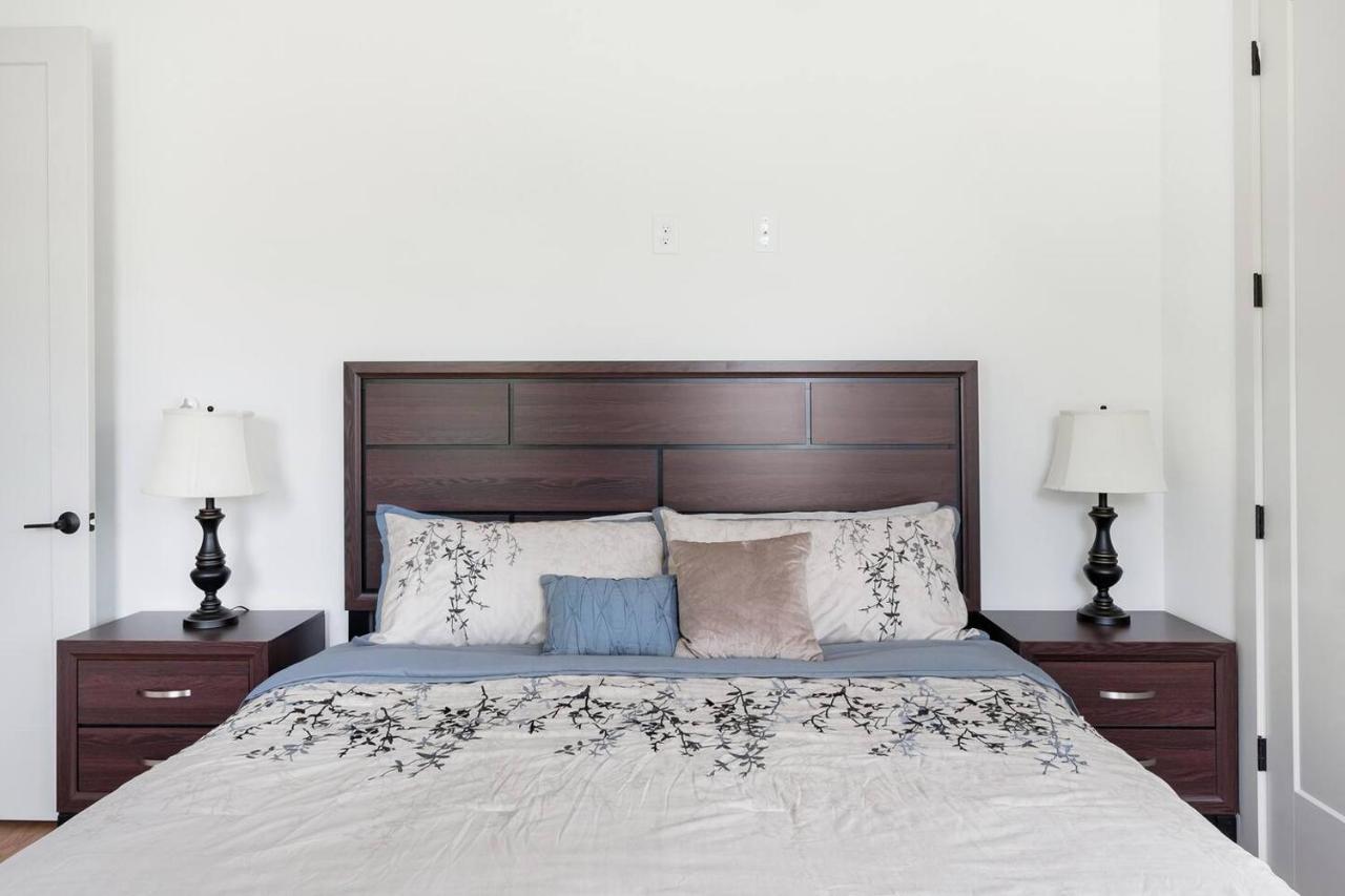 Holiday home Brand New Luxury Near Downtown