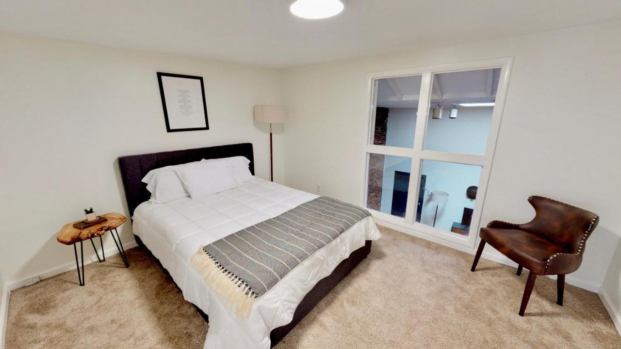 The Lofts At 107 Aparthotel